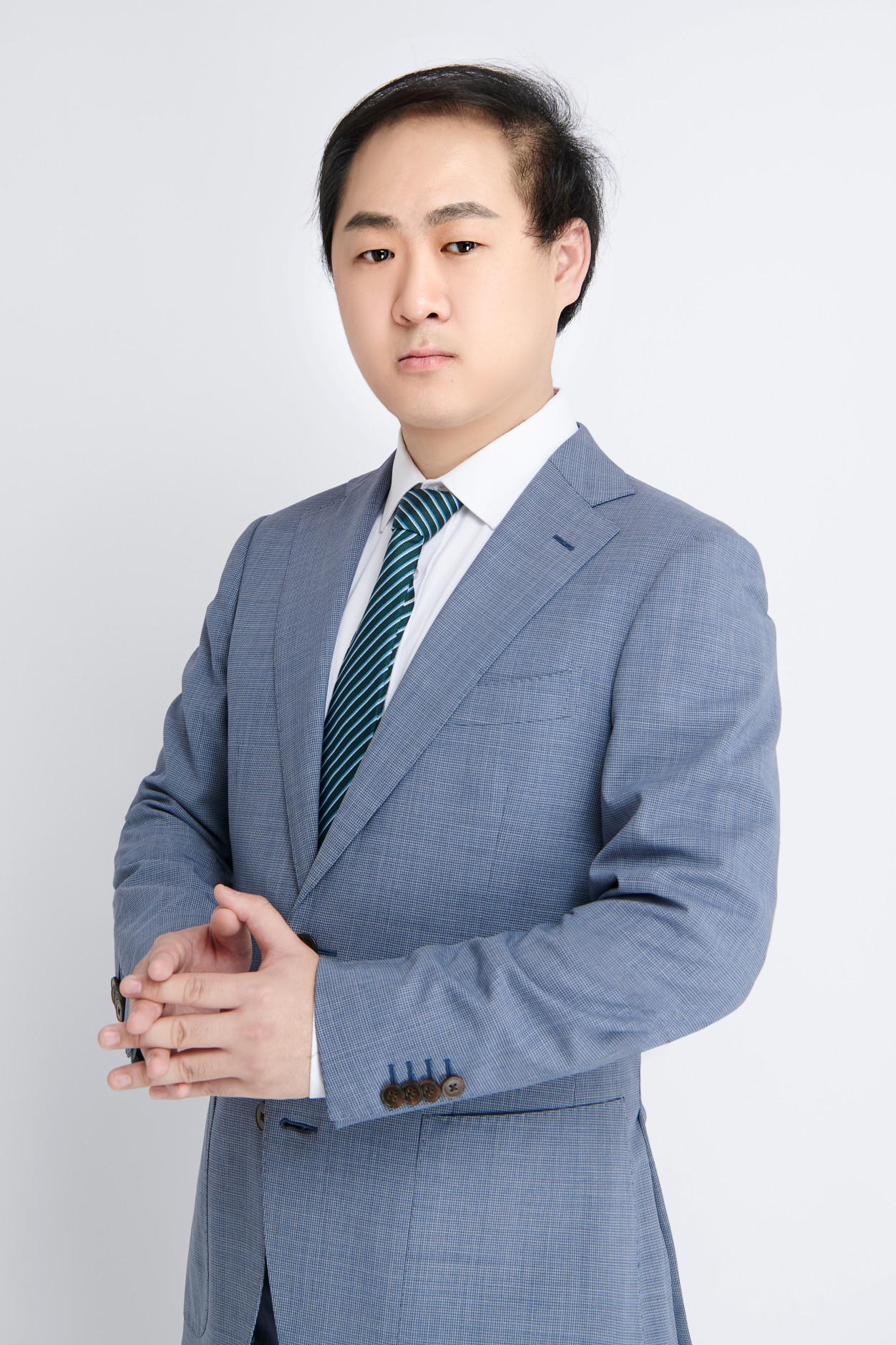 2、职业照-王臣小图.jpg